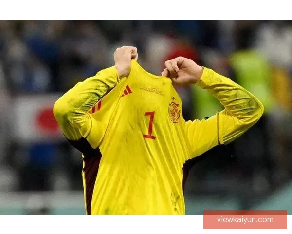 诺伊尔在德国队的作用持续稳健，关键时刻表现依然出色。